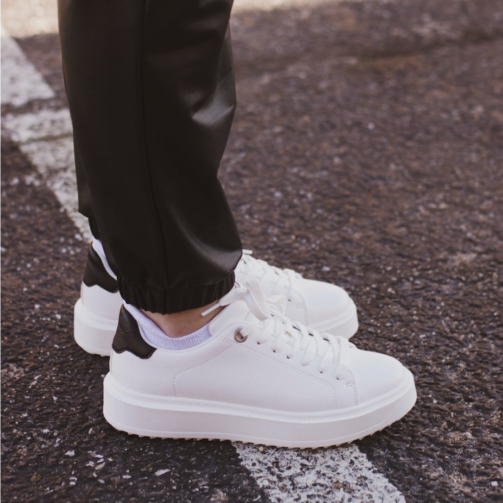 Steve Madden Sneakers